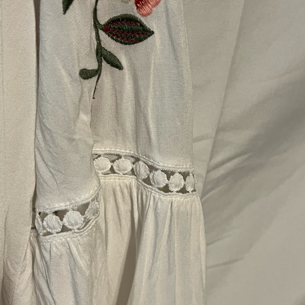 SOLD*** XL Boho Peasant Embroidered Bell Sleeve Poet Blouse - Picture 9 of 12